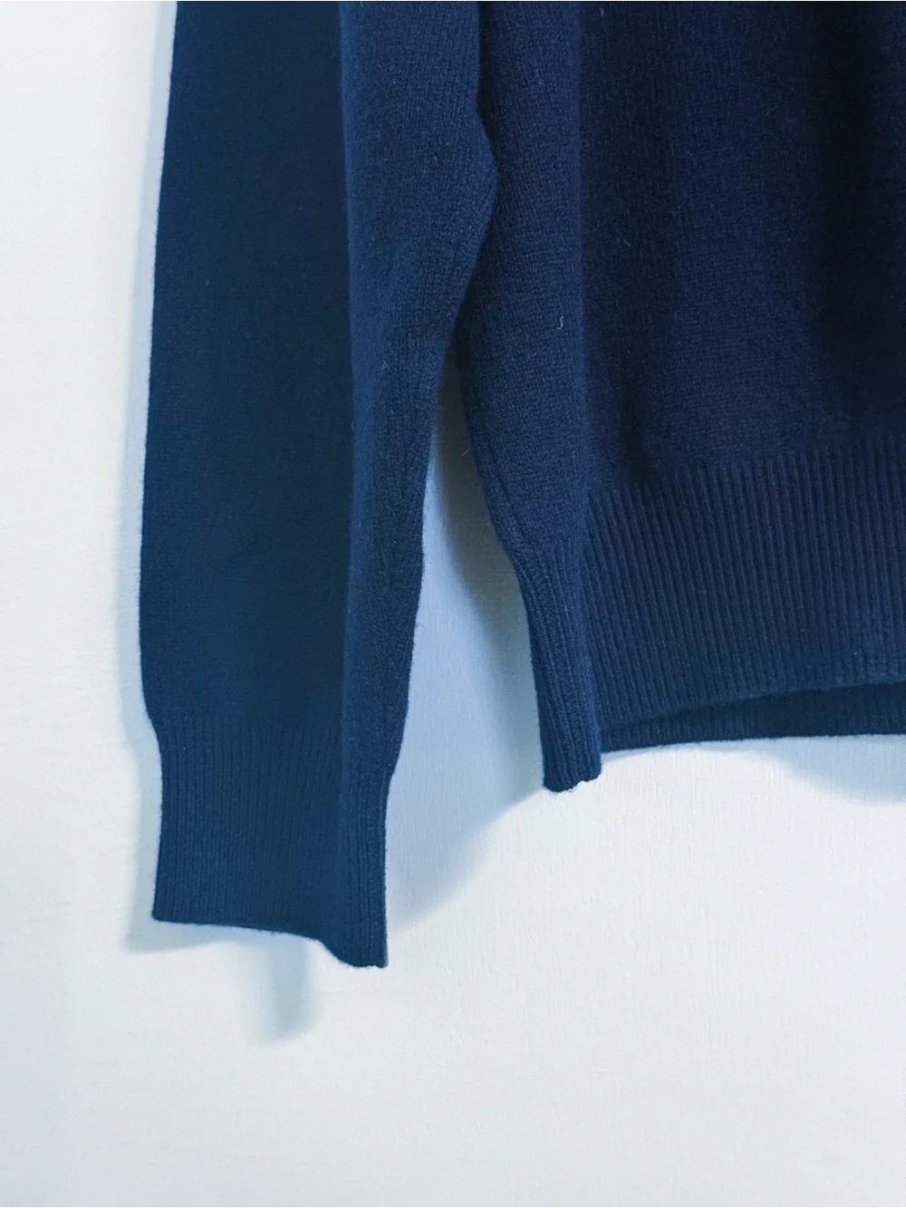 Daniel Cremieux Men’s XL 100% Cashmere V-Neck Sweater Navy Blue